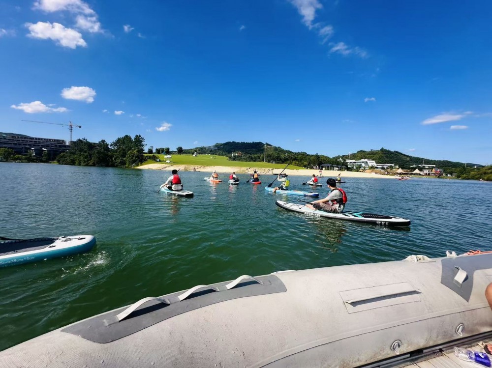 逐浪夏日，聚力同行｜开展夏日水上团建活动